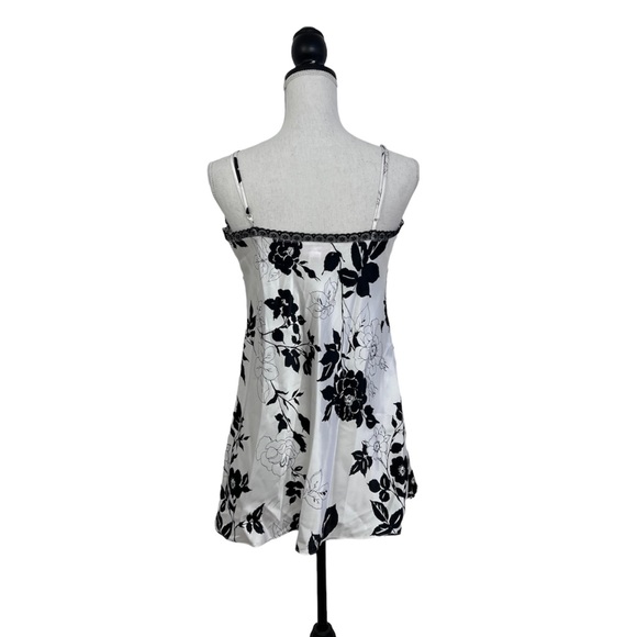 Victoria’s Secret White Satin Floral Babydoll - Picture 3 of 6